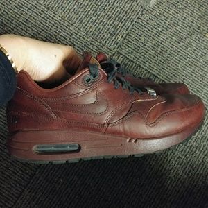 nike will leather goods